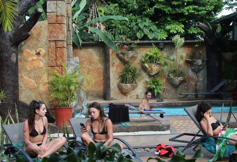 هاستل Arenal Poshpacker