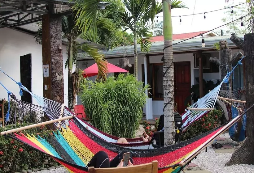 Retkeilymaja Arenal Poshpacker