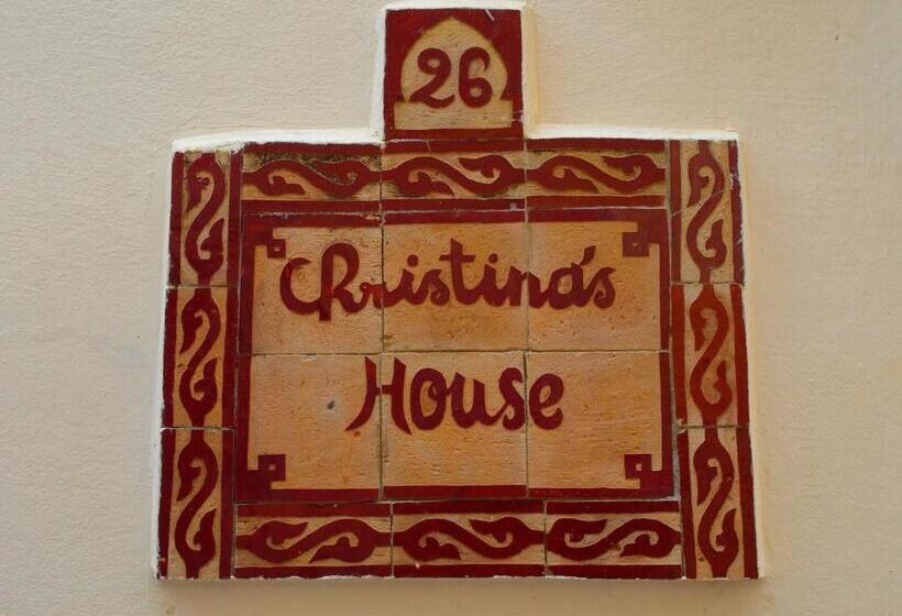 تختخواب و صبحانه Christina's House