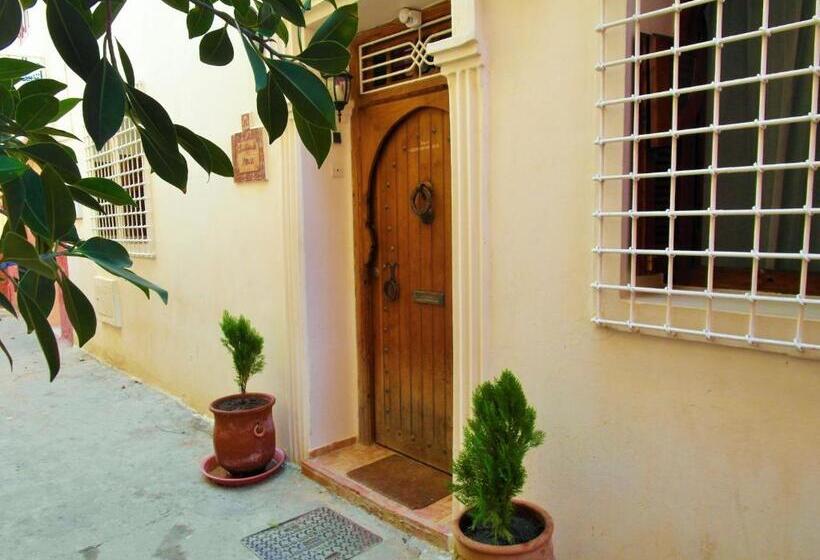 تختخواب و صبحانه Christina's House