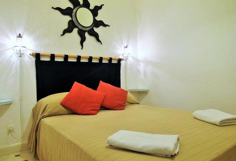 تختخواب و صبحانه Christina's House