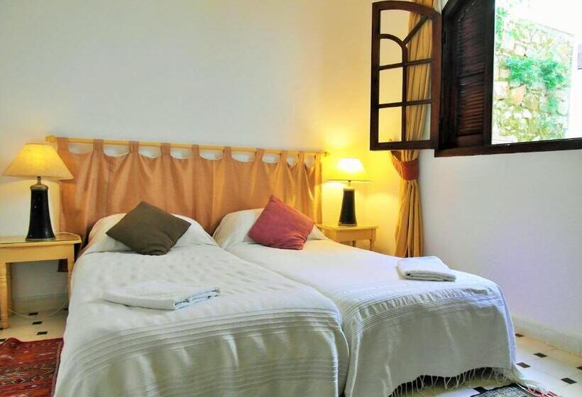 تختخواب و صبحانه Christina's House