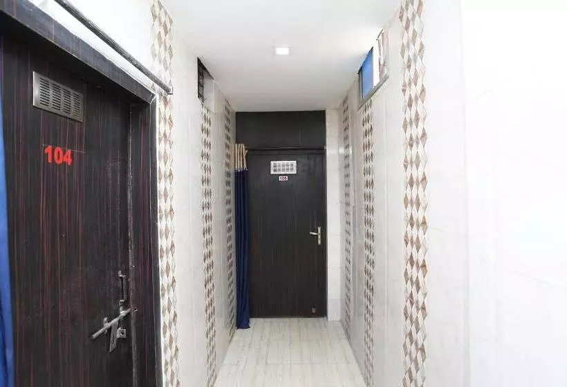 ホテル Oyo 33002 Mansi Guest House