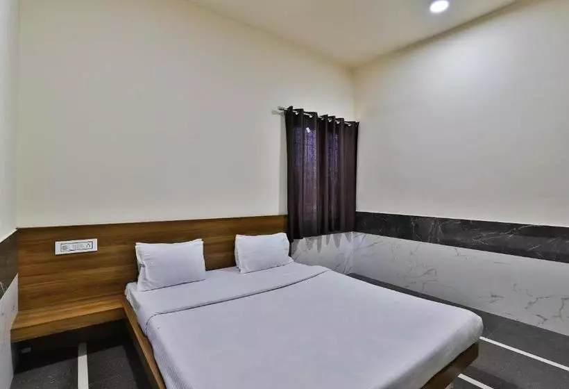 ホテル Spot On 37366  Mahalaxmi