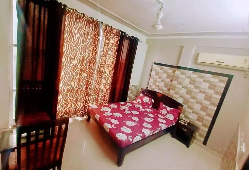 ホテル Surya Palace