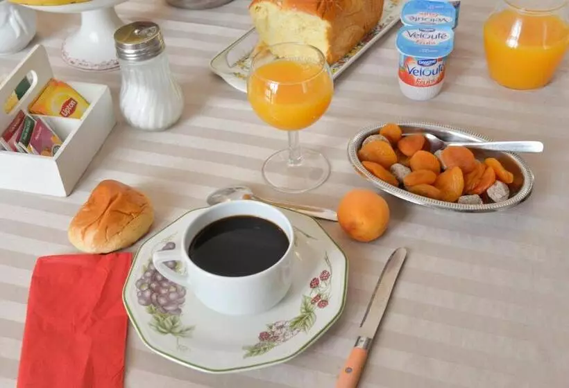 Отель Aurore De Beaufort