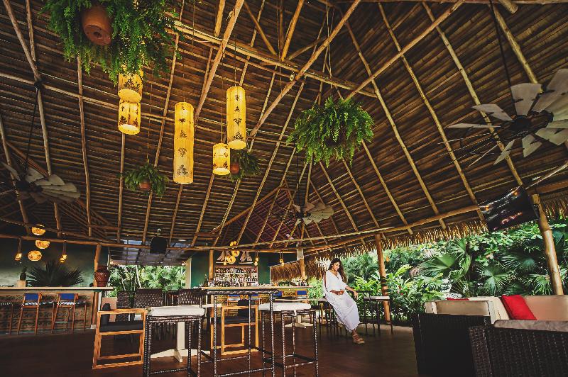 Отель Bahia Del Sol Beach Front Boutique