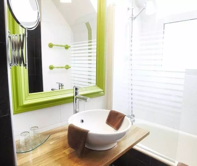 Carnac Lodge Hotel & Spa