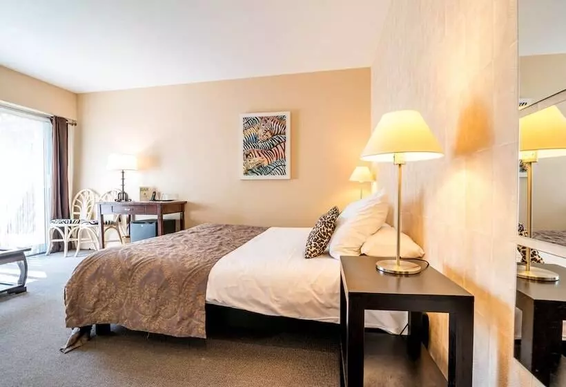 Carnac Lodge Hotel & Spa