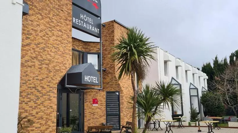 בית מלון כפרי Hôtel L Etoile Aéroport   A61