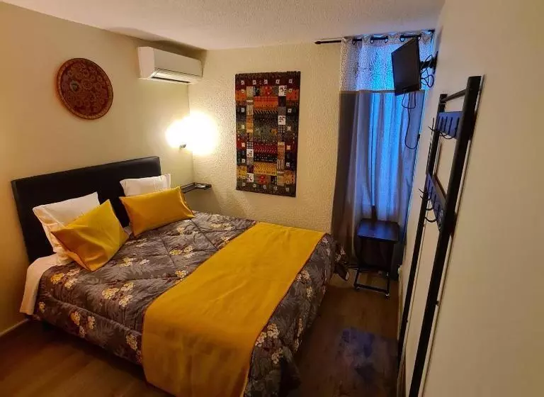 בית מלון כפרי Hôtel L Etoile Aéroport   A61