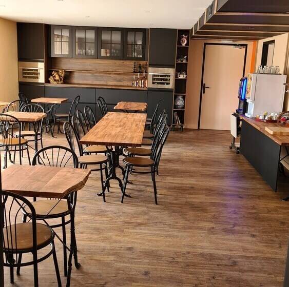 בית מלון כפרי Hôtel L Etoile Aéroport   A61