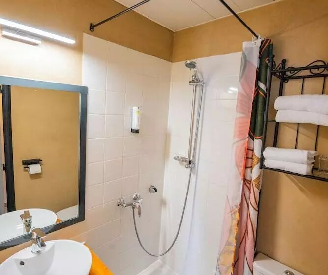 בית מלון כפרי Hôtel L Etoile Aéroport   A61