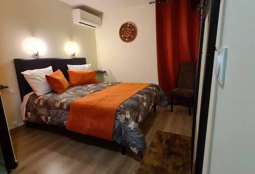 בית מלון כפרי Hôtel L Etoile Aéroport   A61