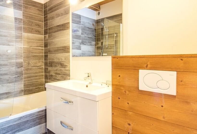 هتل Vacanceole Le Hameau De Valloire