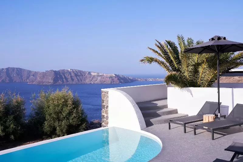 Mr And Mrs White Oia   Santorini