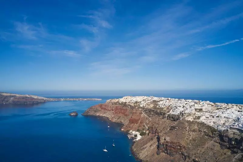 Mr And Mrs White Oia   Santorini