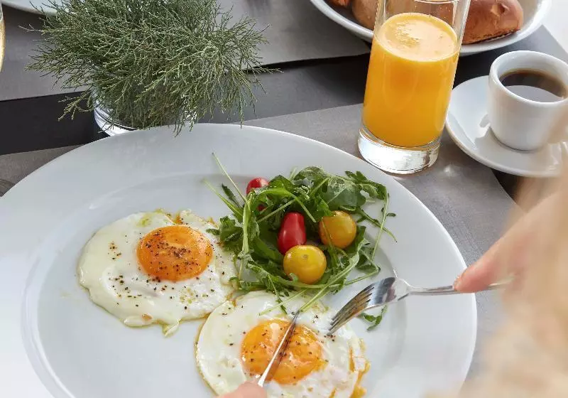Mr And Mrs White Oia   Santorini
