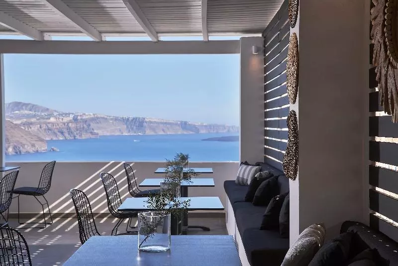 Mr And Mrs White Oia   Santorini