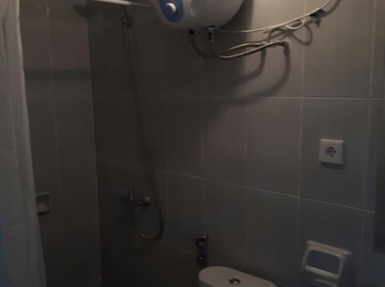 فندق Newton Apartement By Amanah