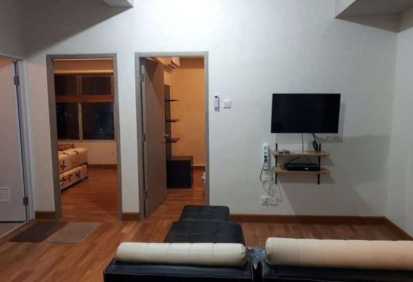 فندق Newton Apartement By Amanah