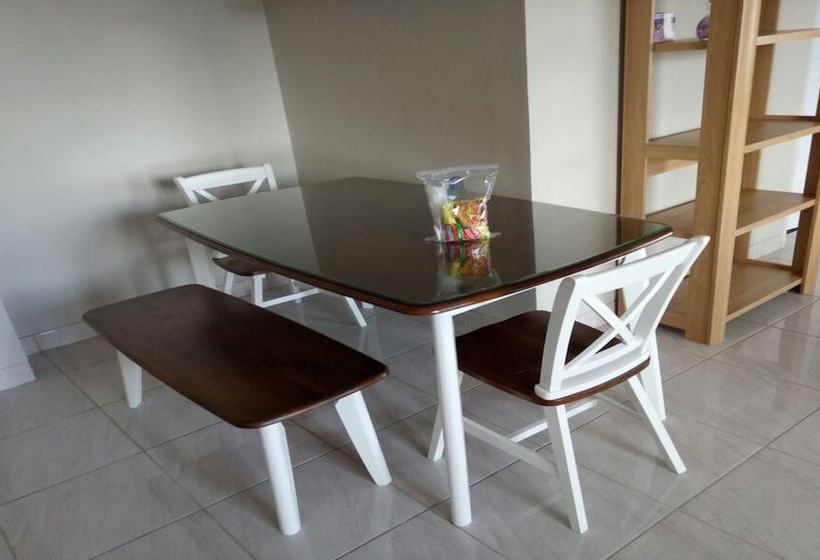 فندق Newton Apartement By Amanah