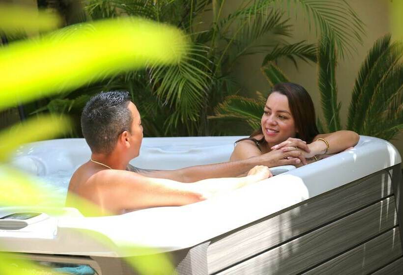 هتل Bamboo Bonaire Boutique Resort