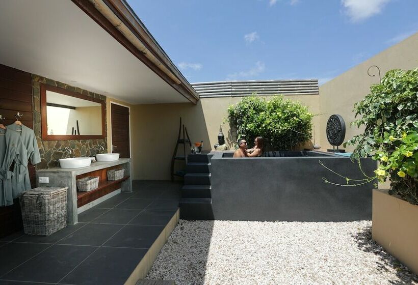 هتل Bamboo Bonaire Boutique Resort