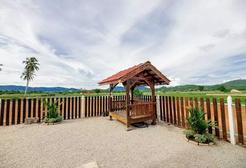 Hotelli D Village Cottage