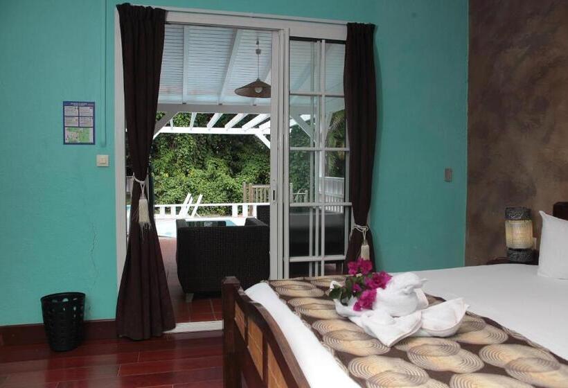 هتل Habitation Du Comté