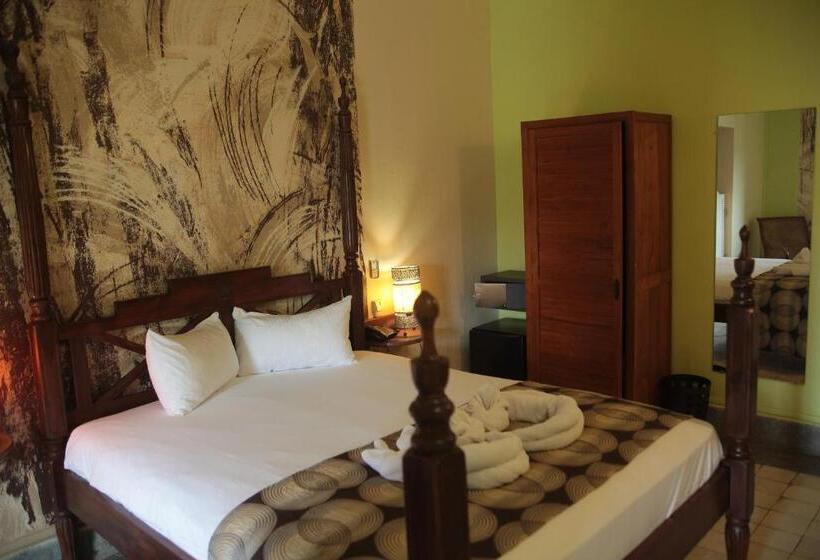 هتل Habitation Du Comté