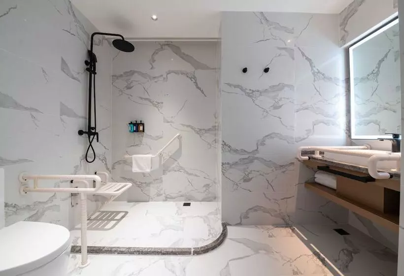 Hotelli Holiday Inn Express Nanchang Bayi Square, An Ihg