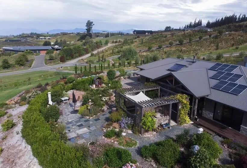 Hotelli Redwood Valley B & B