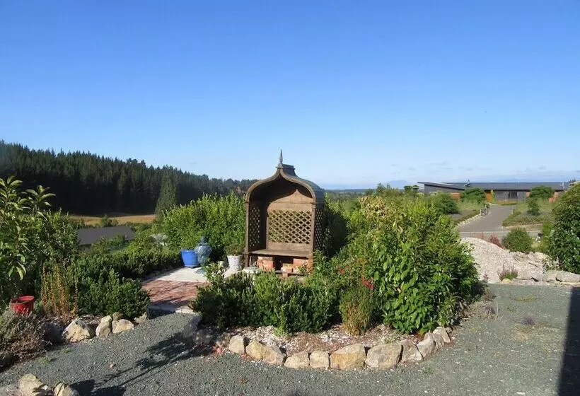 Hotelli Redwood Valley B & B