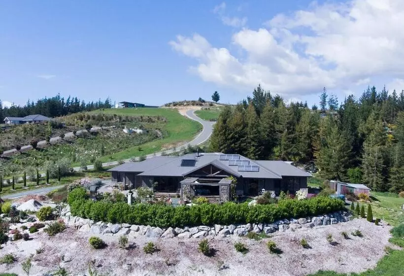 Hotelli Redwood Valley B & B