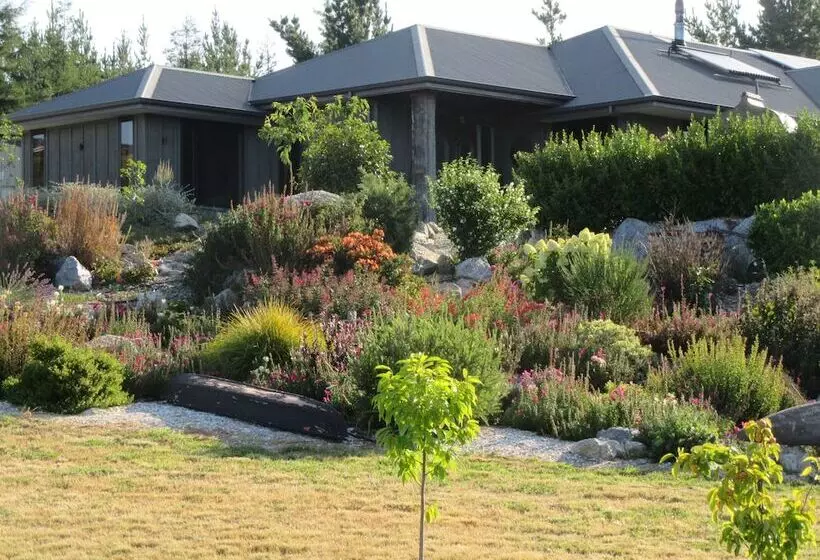 Hotelli Redwood Valley B & B