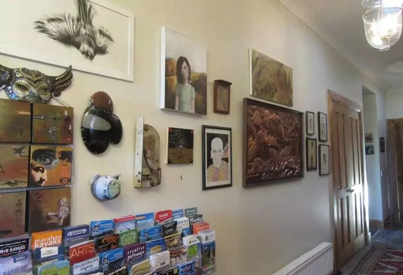 Hotelli Redwood Valley B & B