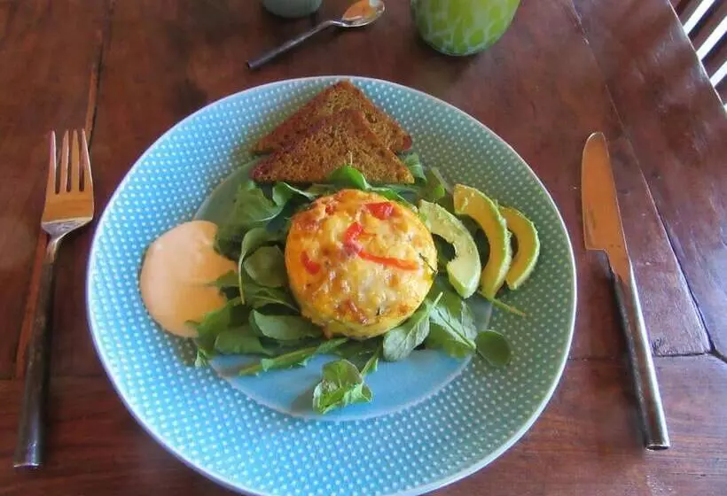 Hotelli Redwood Valley B & B