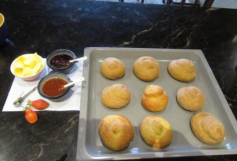 בית מלון כפרי Redwood Valley B & B