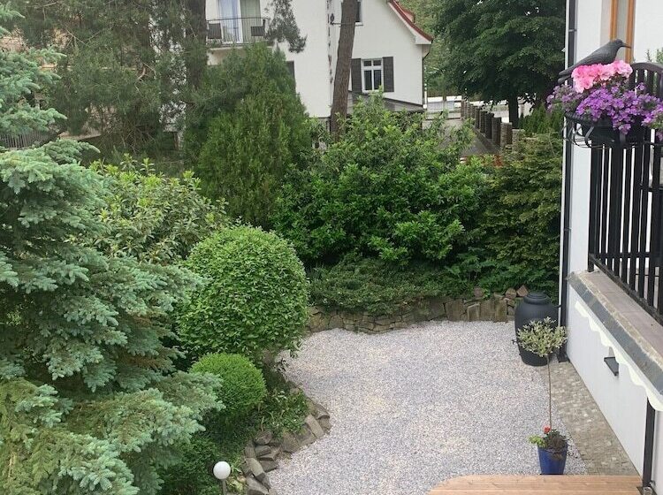 בית מלון כפרי Willa 4 Pory Roku & Uznam