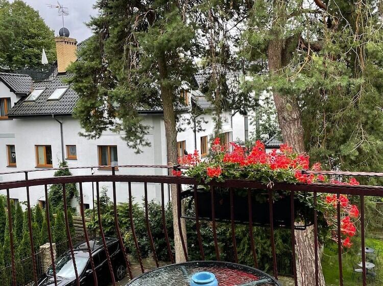 בית מלון כפרי Willa 4 Pory Roku & Uznam