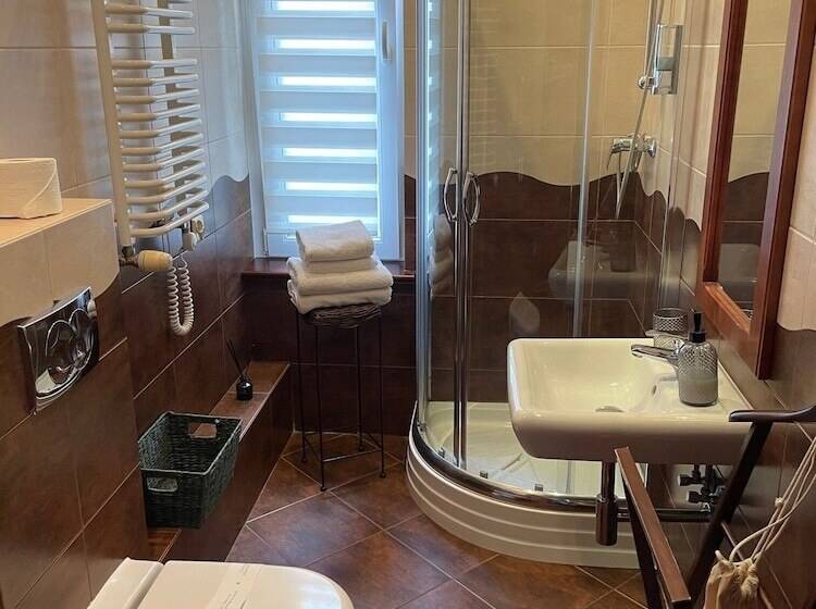 בית מלון כפרי Willa 4 Pory Roku & Uznam