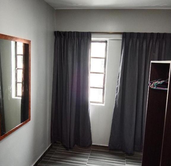 בית מלון כפרי One World