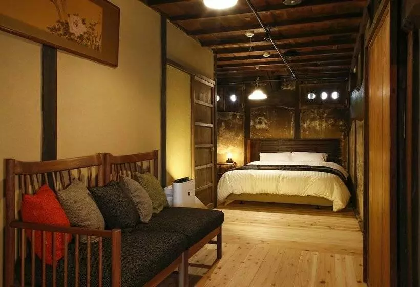 Hotelli Yamasaki Ryokan Q Nakamonzenya