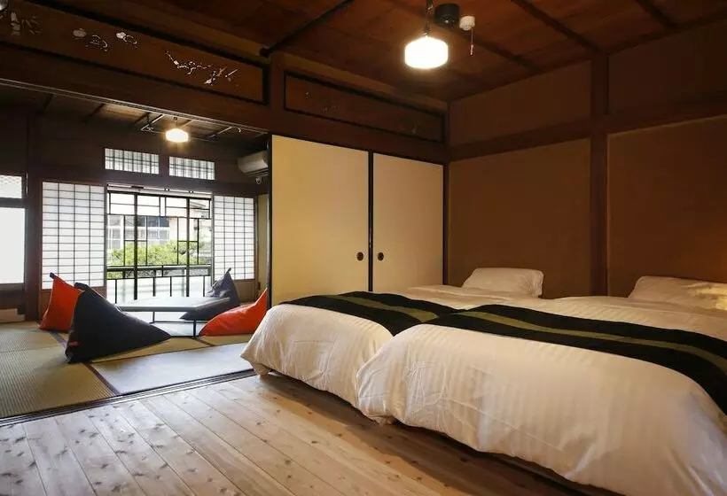 Hotelli Yamasaki Ryokan Q Nakamonzenya