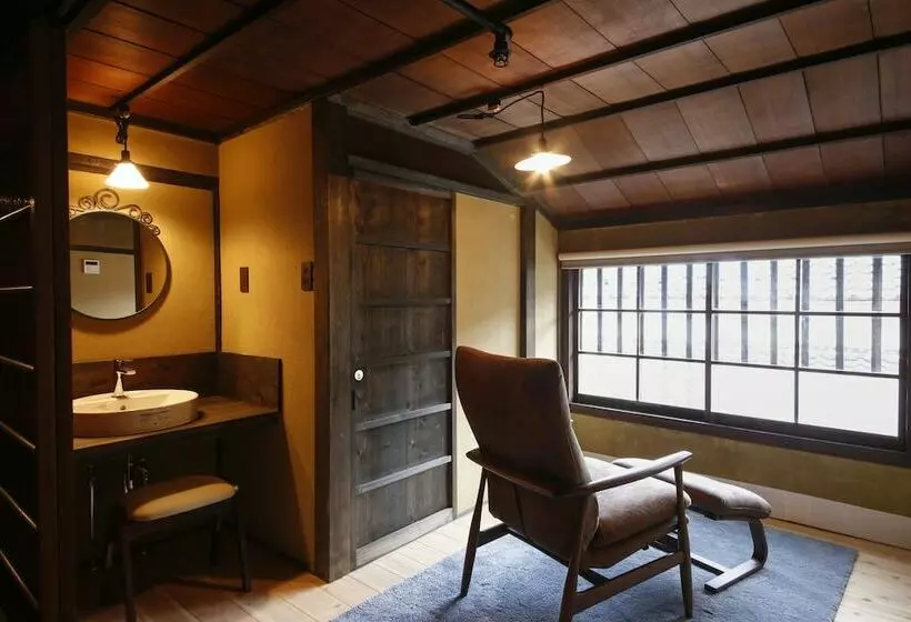 Hotelli Yamasaki Ryokan Q Nakamonzenya