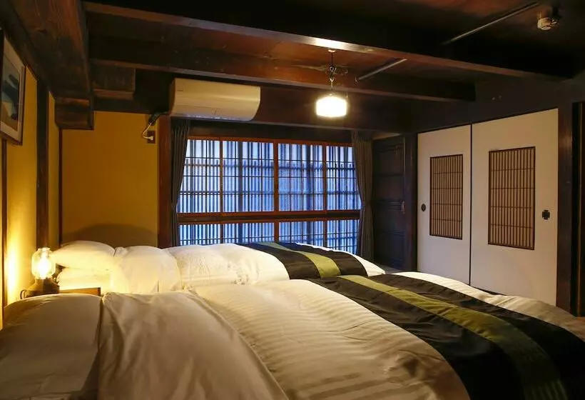 Hotelli Yamasaki Ryokan Q Nakamonzenya