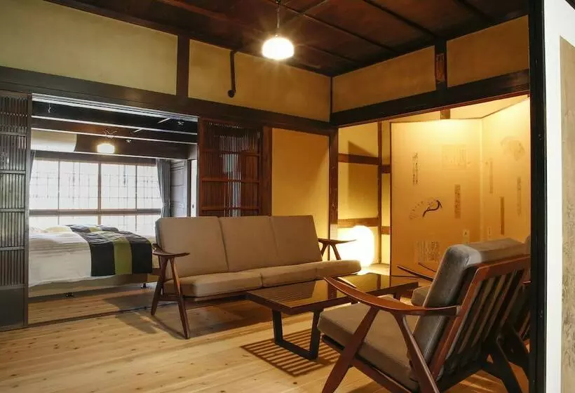 Hotelli Yamasaki Ryokan Q Nakamonzenya