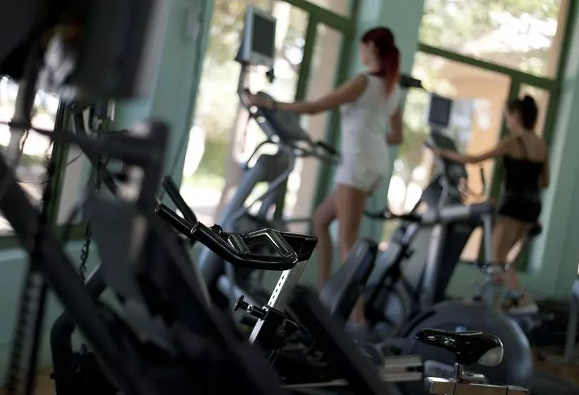 هتل Golden Tulip Al Jazira