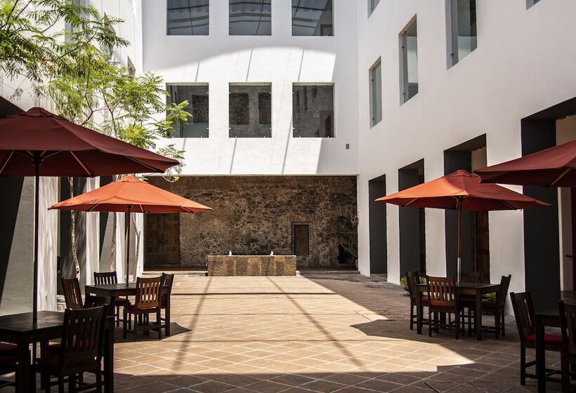 هتل Boutique Casareyna